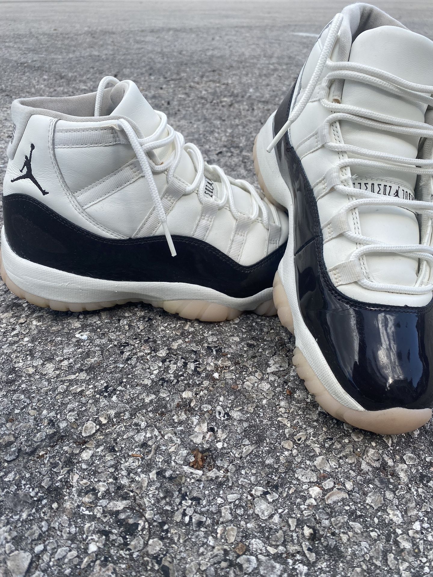 Neapolitan Jordan 11s Men’s Size 9.5