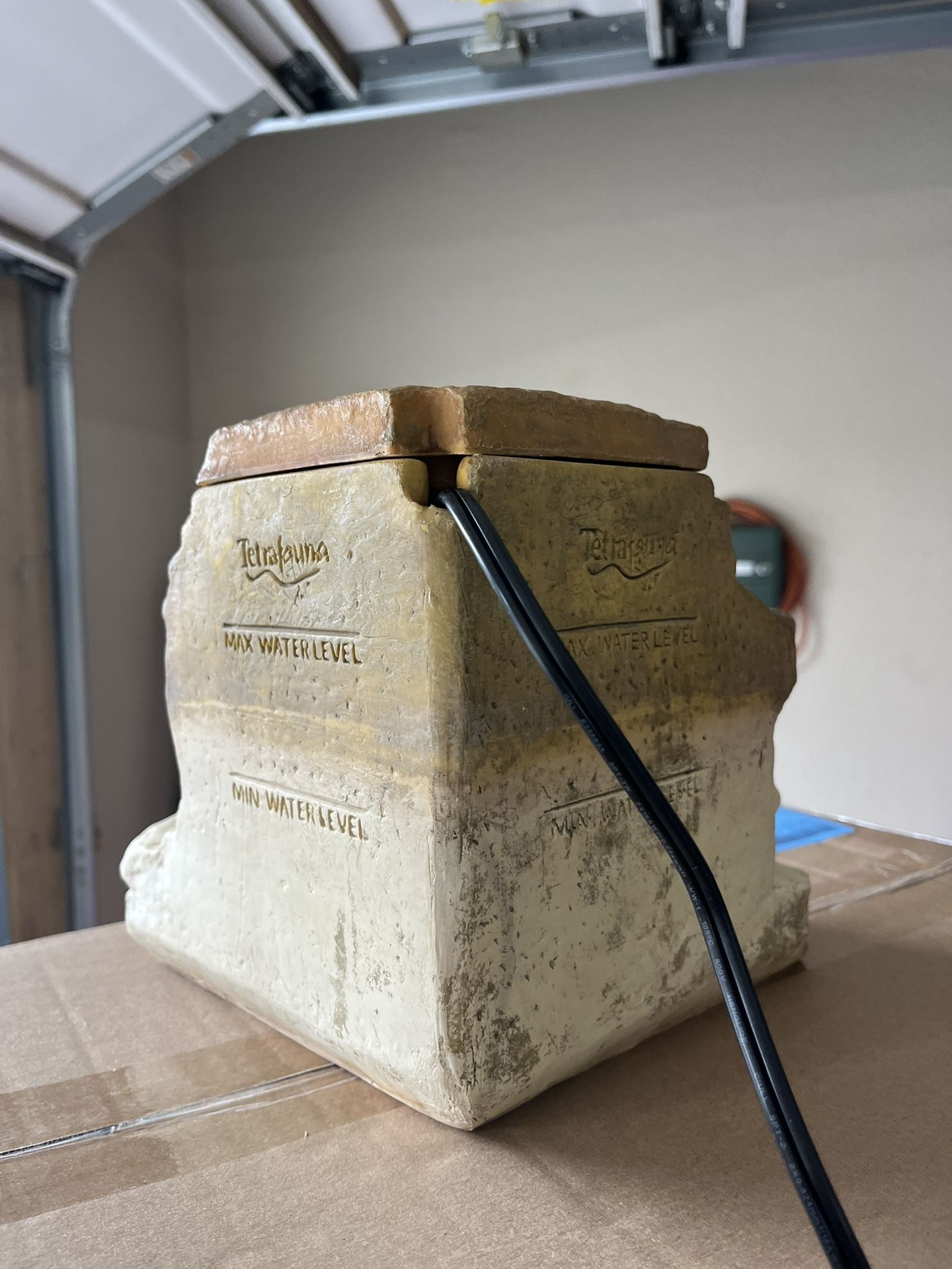 Fish aquarium filter, rock formation With Pump & Separate Rock Formation 