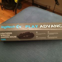 Wireless Logitech Mouse G305 And Mousepad 