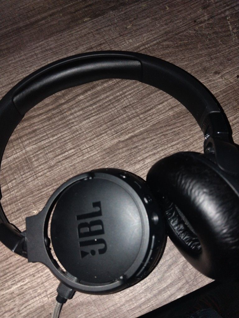 JBL headphones 