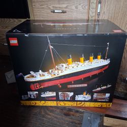 Titanic Lego Set