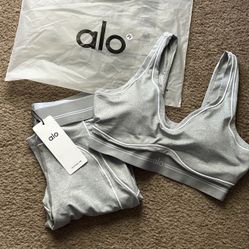 Alo Yoga Grey Set – Size M 