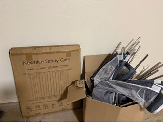 Baby playpen and gate