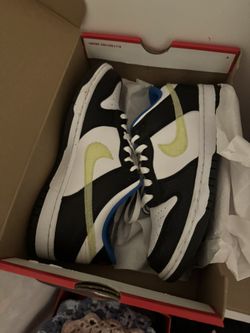 Nike Dunk Low Signal Blue Lemon Twist (GS) Women’s 8.5/7Y