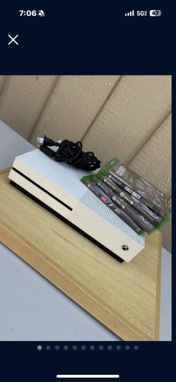 Xbox One S Console Bundle with 4 Games and Cable Model 1681 White No ControlsÂ