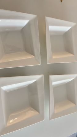 Plates 4 items