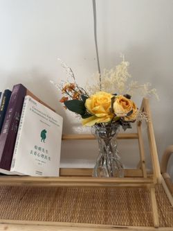 Artificial flower arrangement