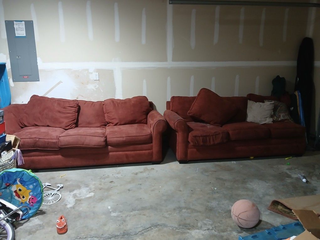 Burnt Orange Sectional + Matching Rugs & Curtains