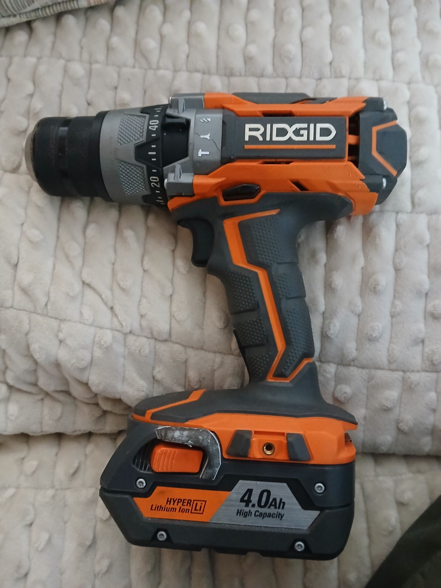 Rigid hammer drive 18v 4.0 Ah high capacity no bstteey