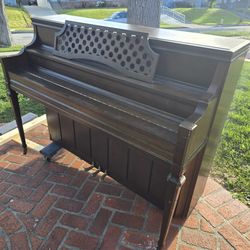 Kawaii piano moving sale.  Must go today