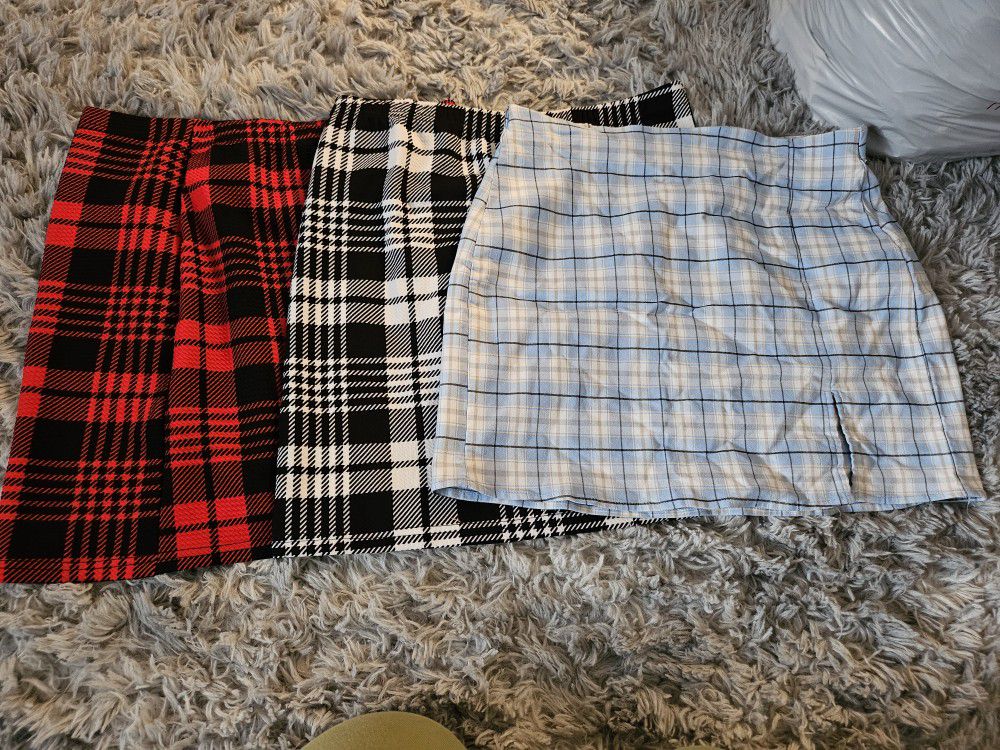 Size L SKIRTS WITH SLITS