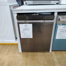 LG 24 in. PrintProof Black Stainless Steel Front Control Dishwasher