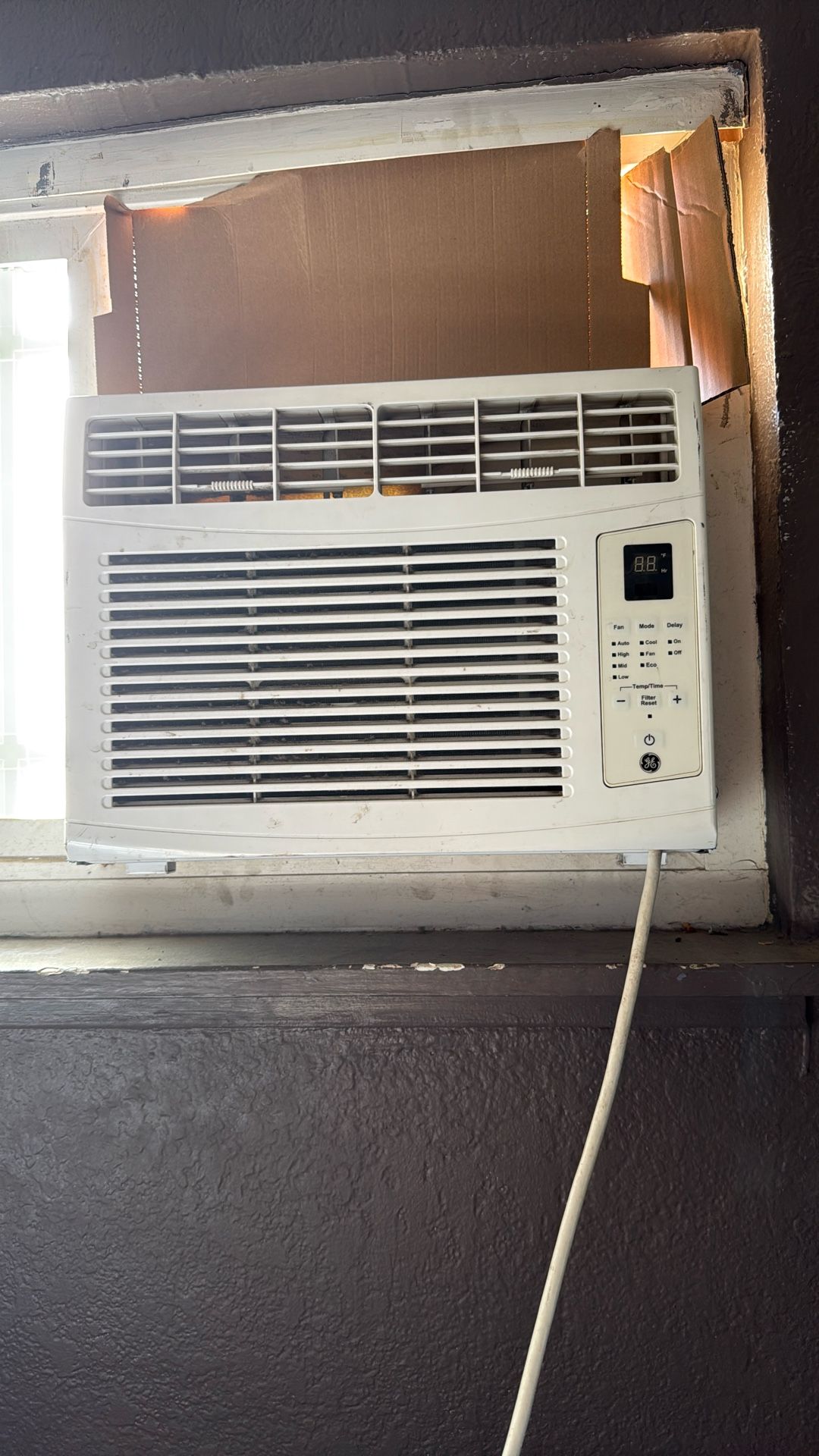 Like New Ac Wall Unit