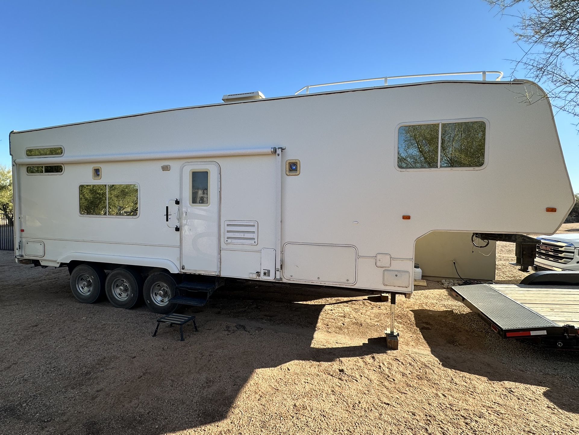 2005 Weekend Warrior Toyhauler
