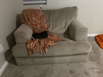 1-2 SEATER COUCH WITH OTTOMAN BEIGE $25