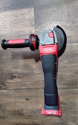 Milwaukee
M18 FUEL 18V Lithium-lon Brushless Cordless 4-1/2 in./5 in. Grinder w/Paddle Switch (Tool-Only)