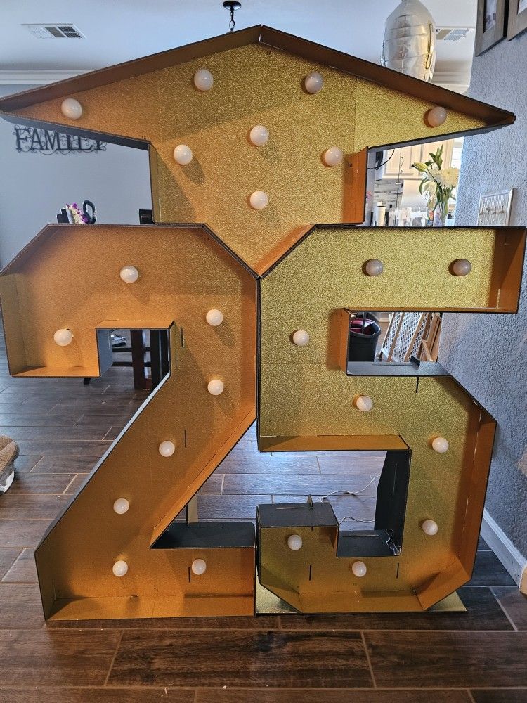 '25 Graduation Marquee