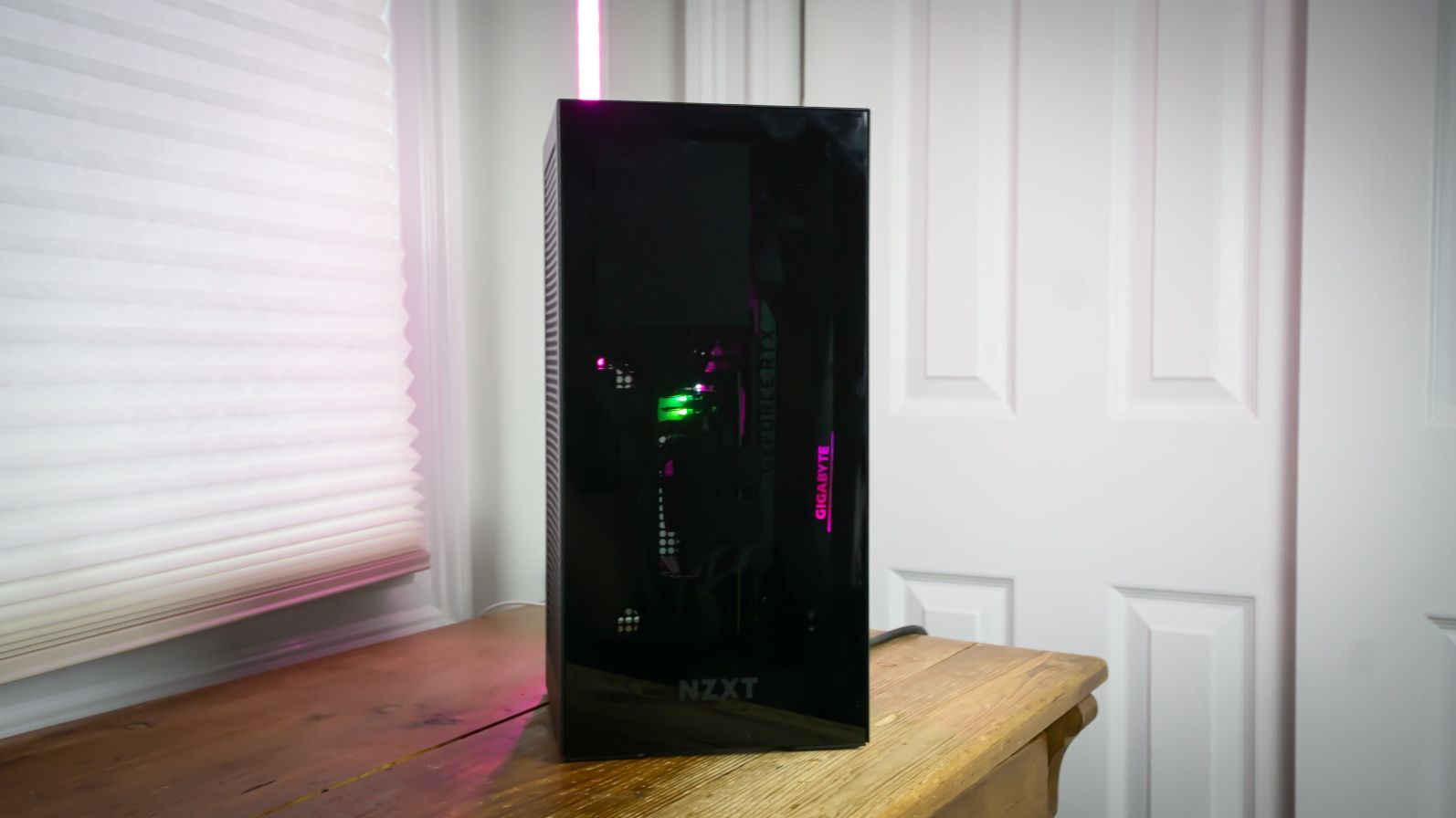 NZXT SFF Mini ITX Gaming PC