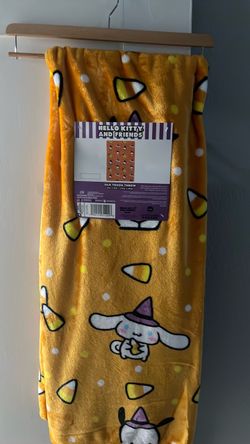 Hello kitty throw blanket