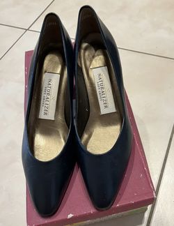 Vintage New With Box Naturalized Navy Leather Women Shoes - Size 6.5 AA
