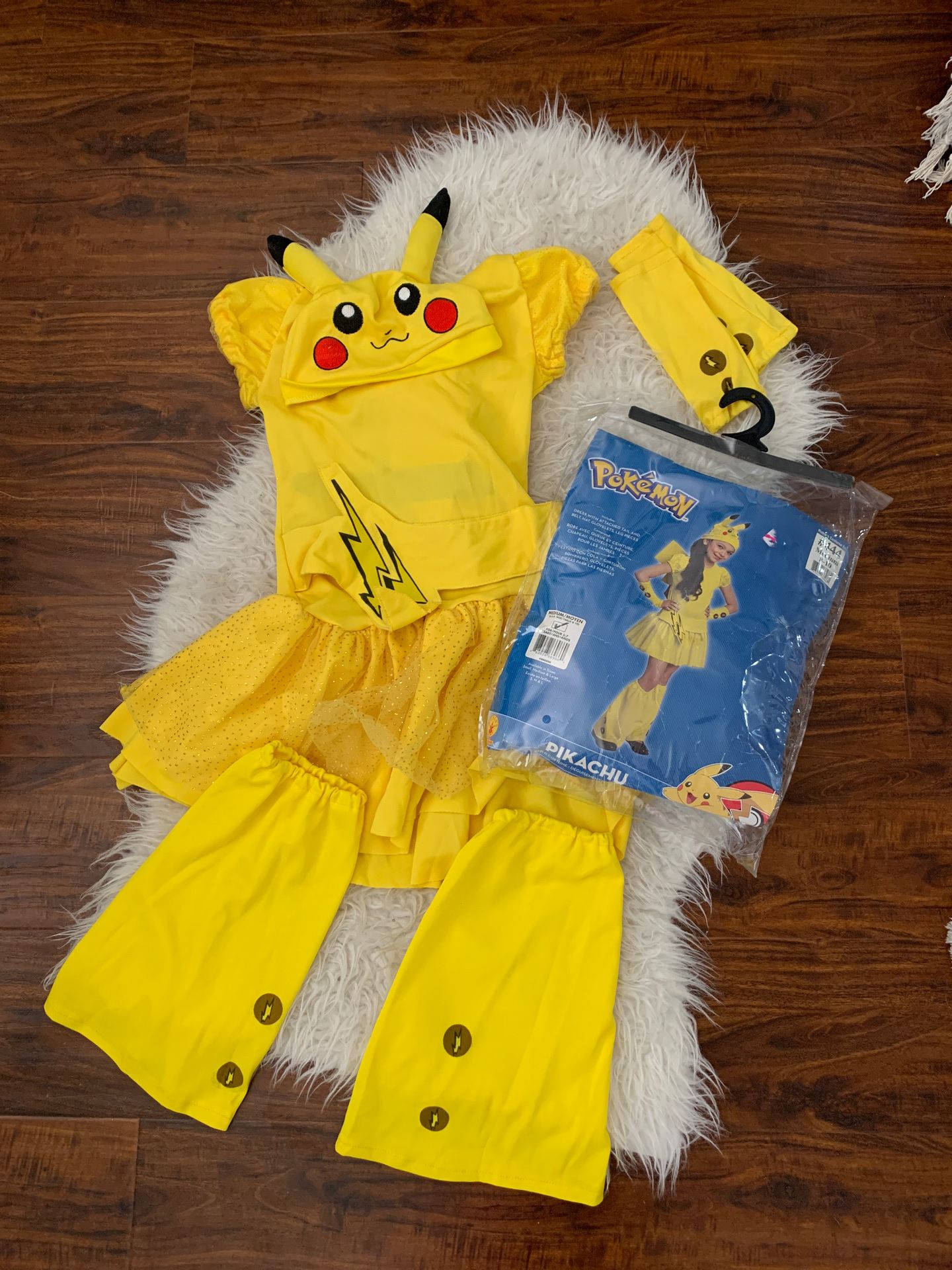 Pokémon medium size 7-10