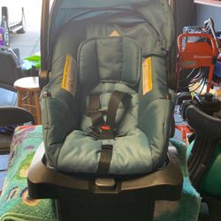 Evenflo Litemax35 Infant Car Seat With Extra Base