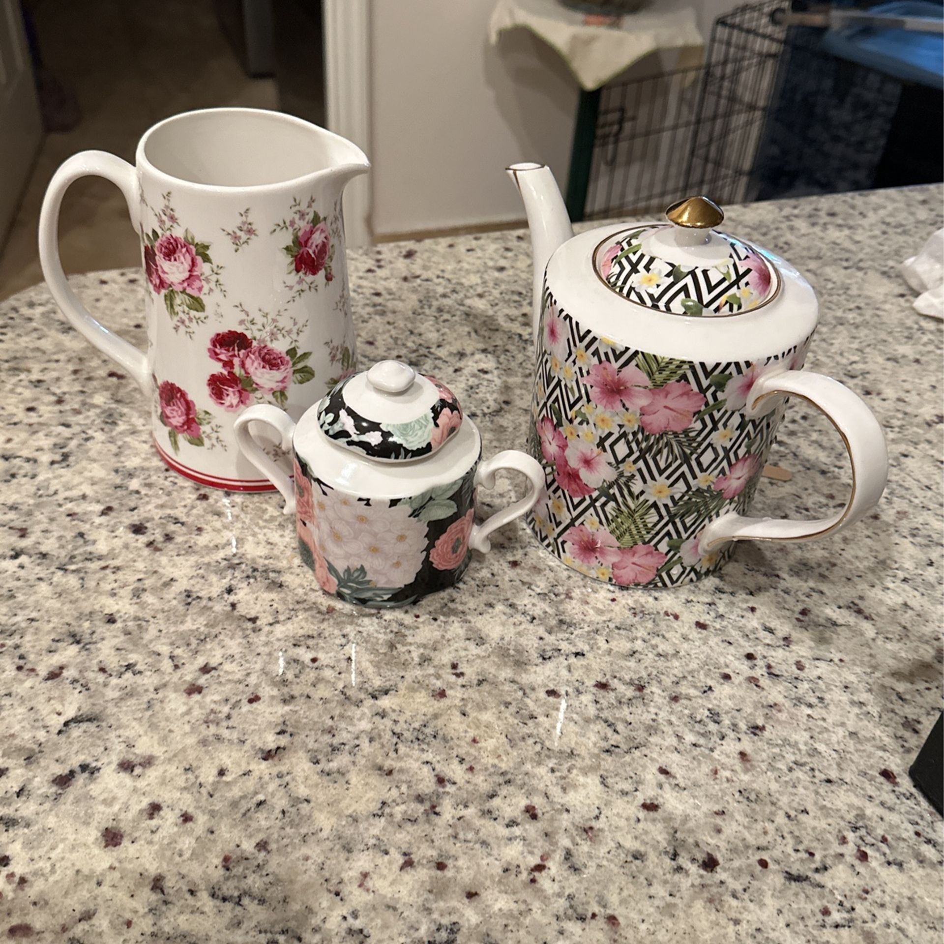 Vintage- Unique  & Collectible Tea Pot -pitcher & Sugar Bowl with lids. Really unique ones