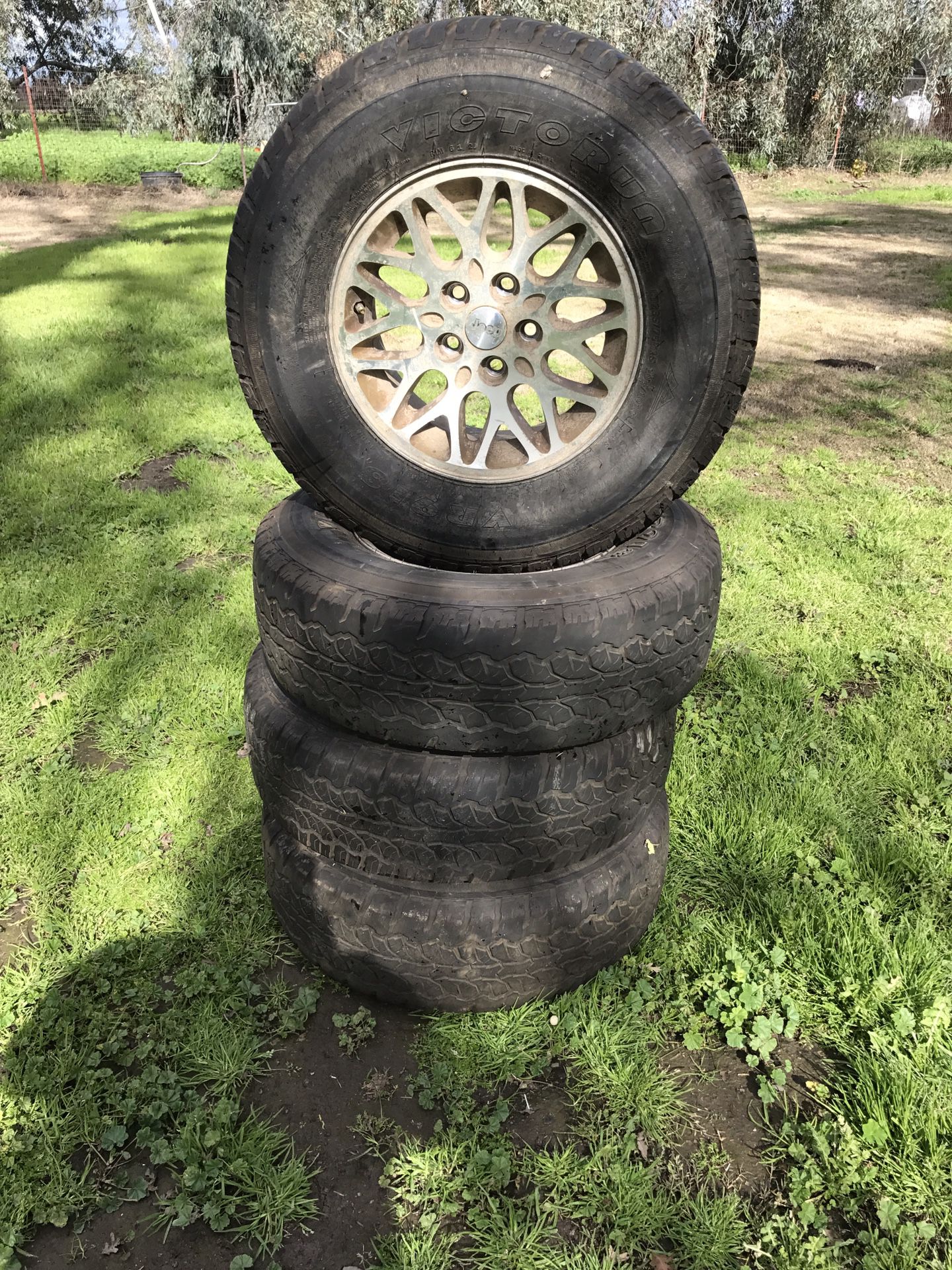 95 Jeep Grand Cherokee Rims and Tires $175