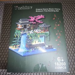 NIB Cherry Blossom Garden Lights Up And Plays Music Building Block Set