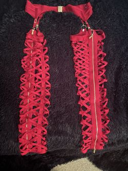 Entanglement In Burgundy 