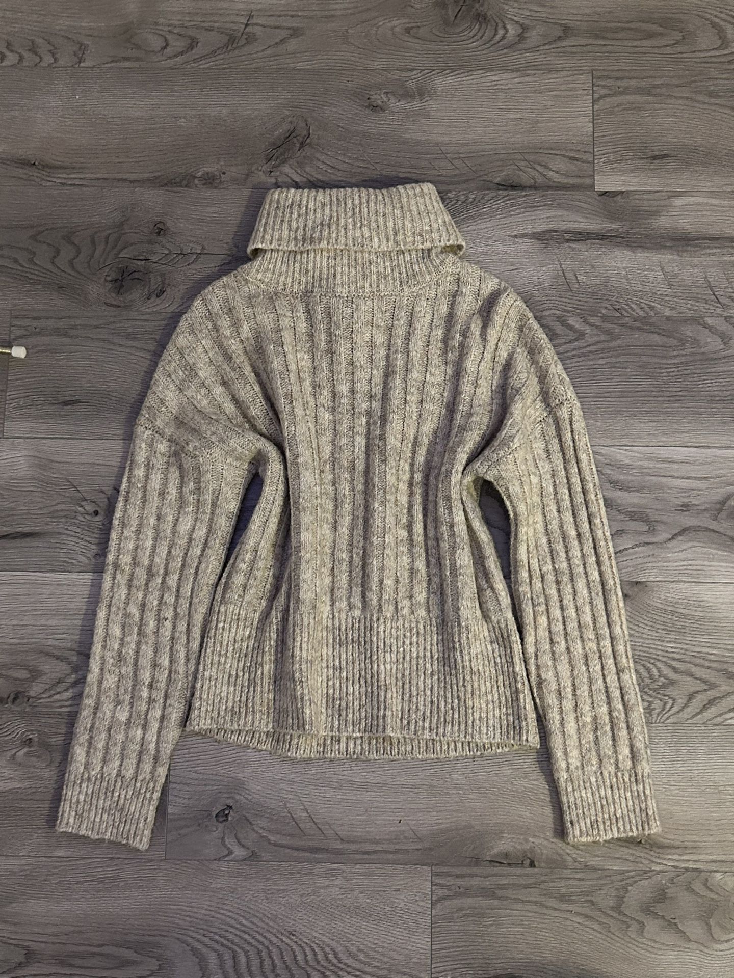 beige knitted sweater 