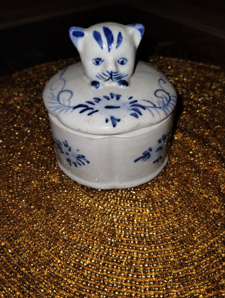Cat Shaped Dish With Lid