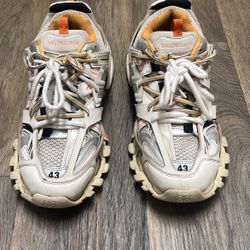 Balenciaga tracks 
