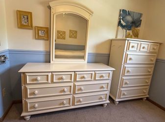 5-piece cream traditional twin bedroom set with trundle