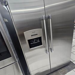 48" THERMADOR BUILT IN STAINLESS STEEL REFRIGERATOR