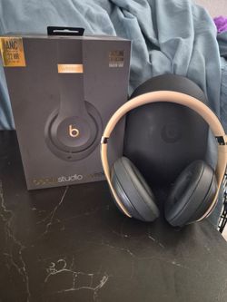 Beats Studio3 Wireless Headphones Skyline Collection (Shadow Gray / Gold) + Box & Case