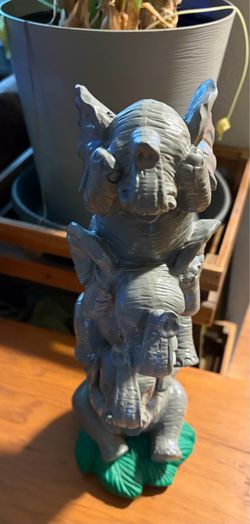 Stacked Elephant Trio Figurine.  Read description 1st