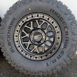 17" KMC GRS549 w/ 35" Ridgecrawler RT Tires