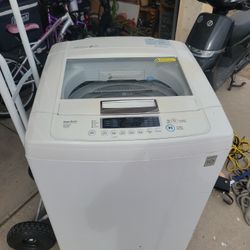 Washing Machine LG Model WT1101CW