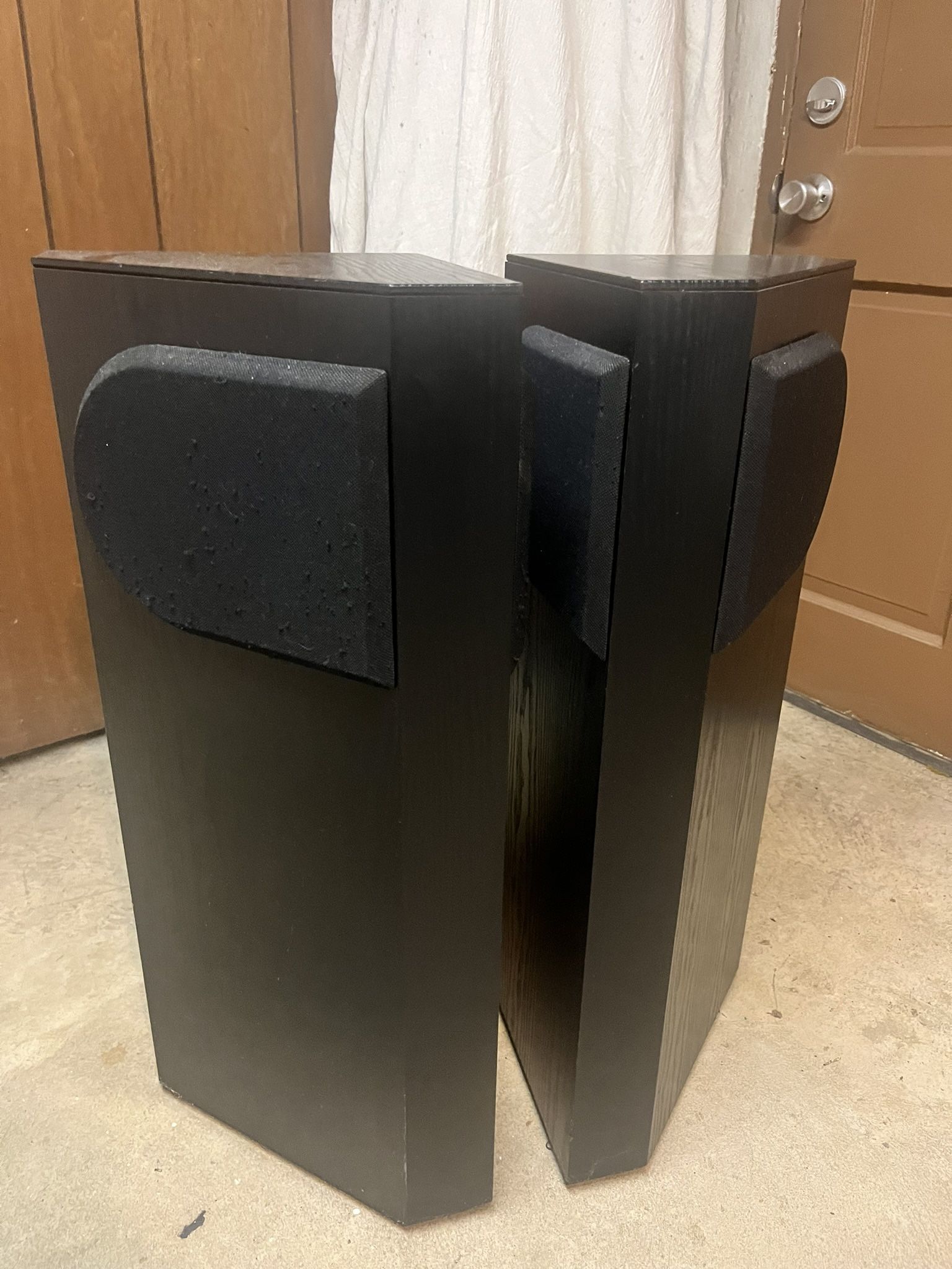 Bose 401 Speakers