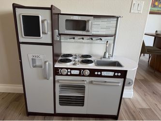 Play kitchen