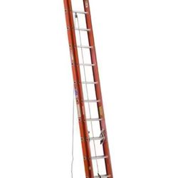 32 FT Werner Fiberglass Extension Ladder