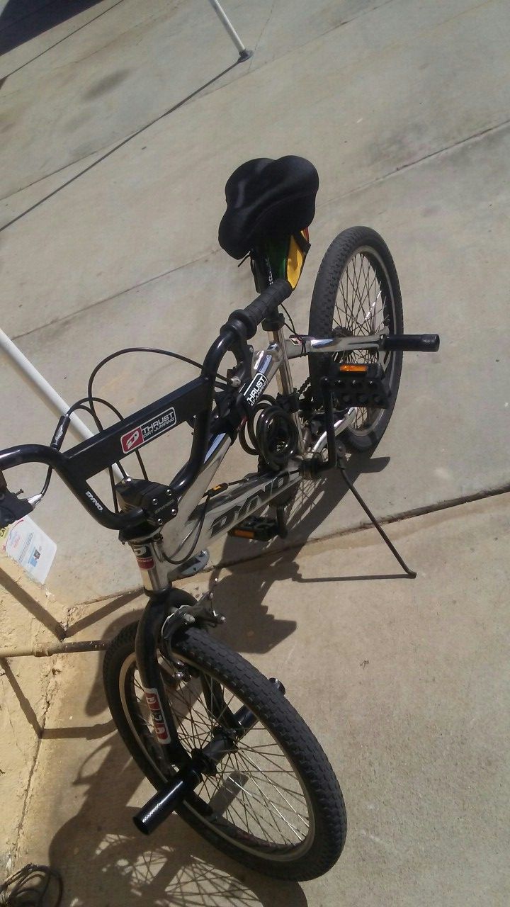 dyno thrust dirt jumping bike
