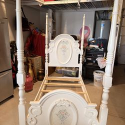 Twin size princess bed