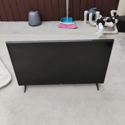 Televisor inteligente perfectas condiciones 4k  41 pulgadas
