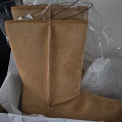 Women's Warm Boots Size 9M New In Box