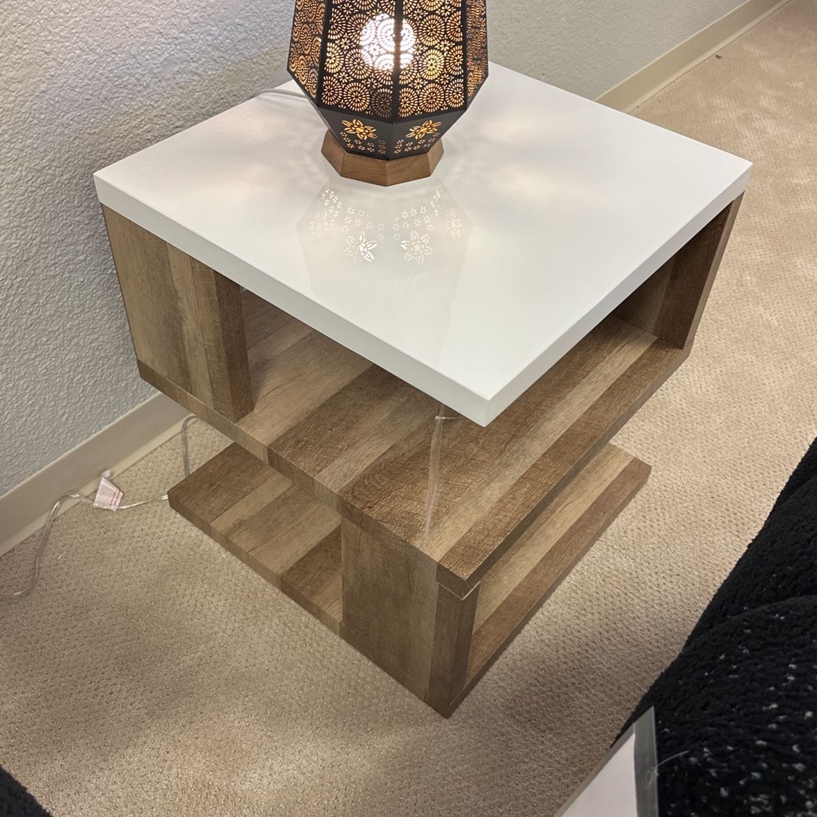 ✅End Table Contemporary, Finish, White Natural Tone, Solid Wood, High Gloss Lacquer,(in store Item 