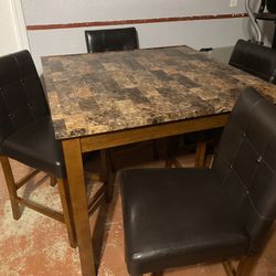 Kitchen Table 4 Chairs 