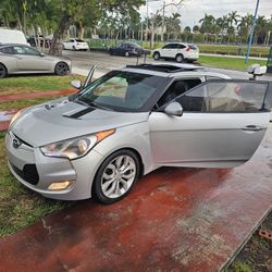 Hyundai Veloster 2012