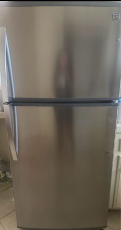Kenmore Top Freezer Refrigerator – Barely Used, Excellent Condition